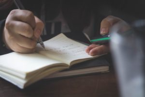 Studentů na vysokých školách ubývá, zájem roste o strojírenství a kovovýrobu