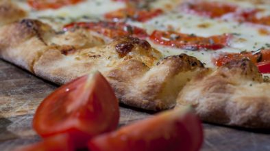 Třicetiprocentní Eidam do pizzy nepatří aneb další zajímavosti o nejpopulárnějším jídle světa