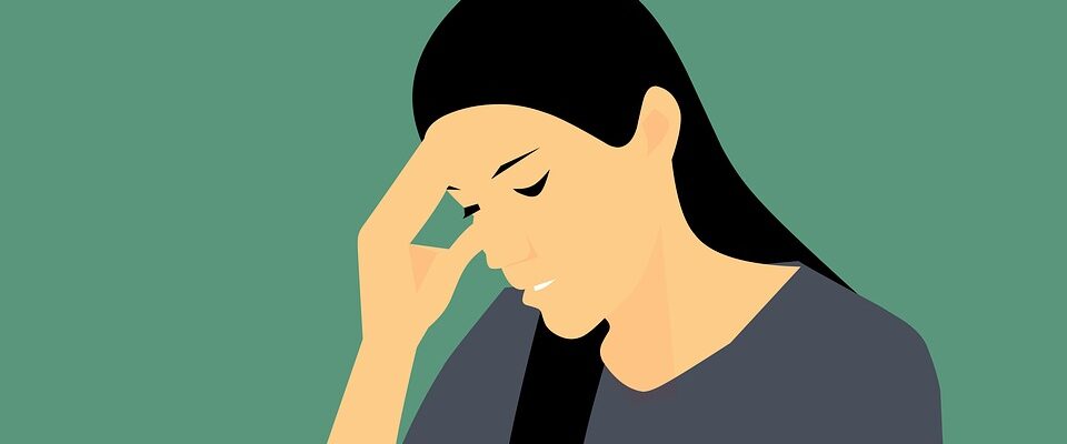 Chronická migréna je nepříjemné onemocnění. Co spouští záchvaty?
